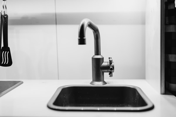 Modern stainless steel kitchen faucet for fixture installation